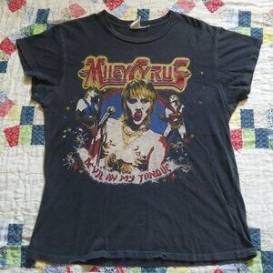 RARE Madeworn Miley Cyrus Midnight Sky Devil On My Tongue Medium T-shirt